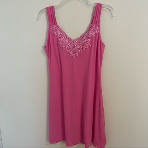 Cinema Etoile Hot Pink Nightgown w/Lace Flowers at Neckline Women’s Size M